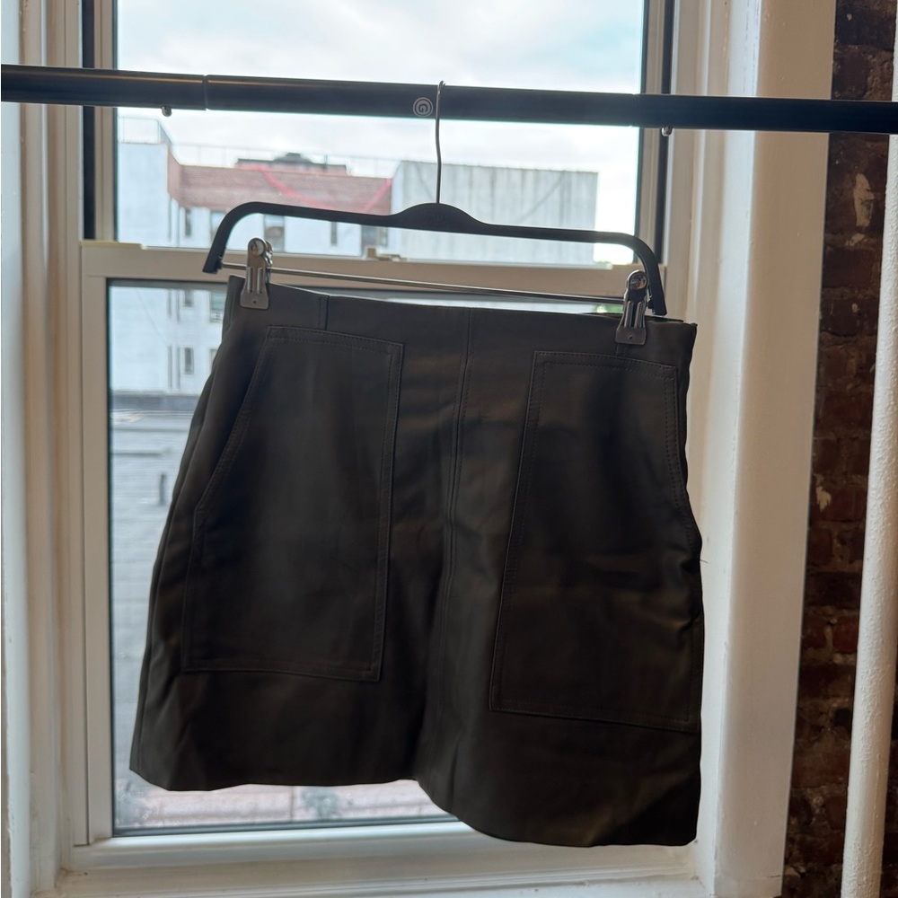 HM mini skirt in simili-leather